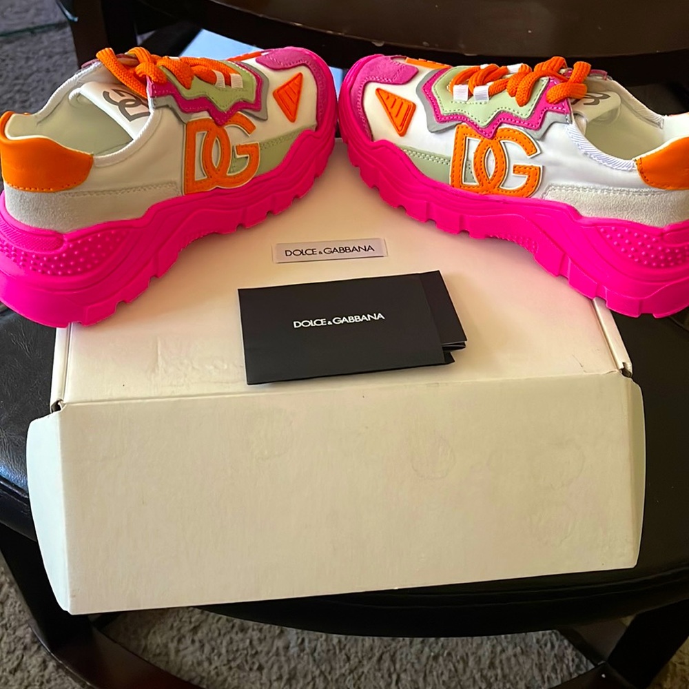 Dolce & gabbana little girl sneakers. Brand new.